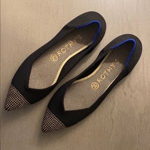 Rothy’s Point Black with Gold Stitch 8.5